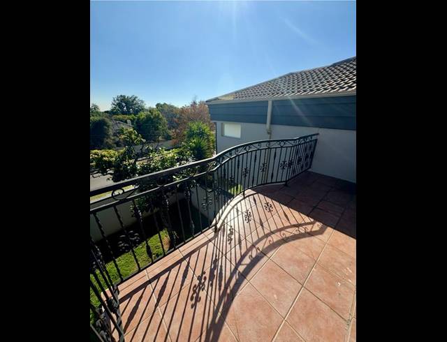 4 BEDROOM TOWNHOUSE FOR SALE IN GLENHAZEL